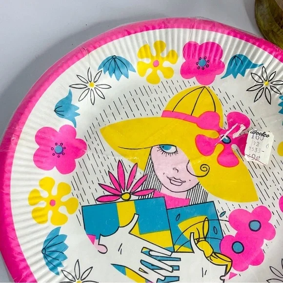 VINTAGE 70s Paper Plates Girl In Hat Bright Pink - Picture 2 of 4